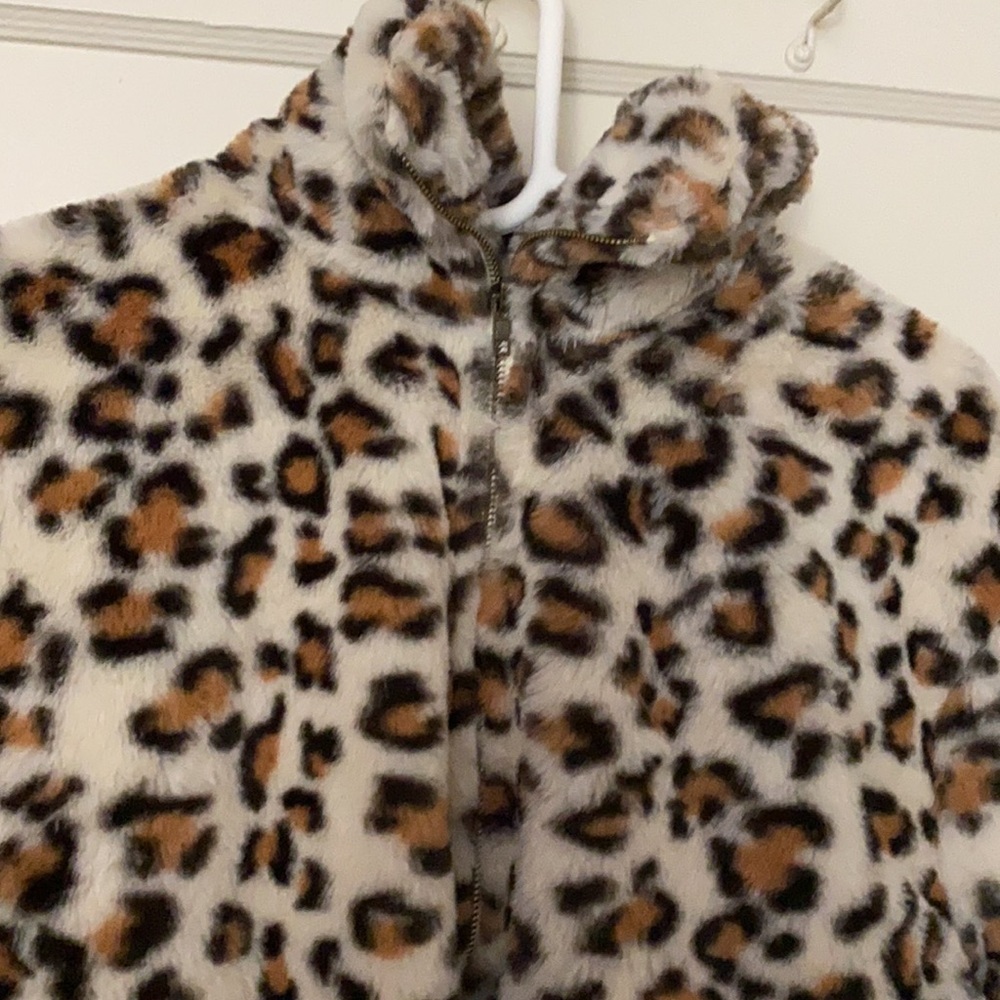 NWT Pink VS x know one cares leopard coat
sz: M - Picture 2 of 9